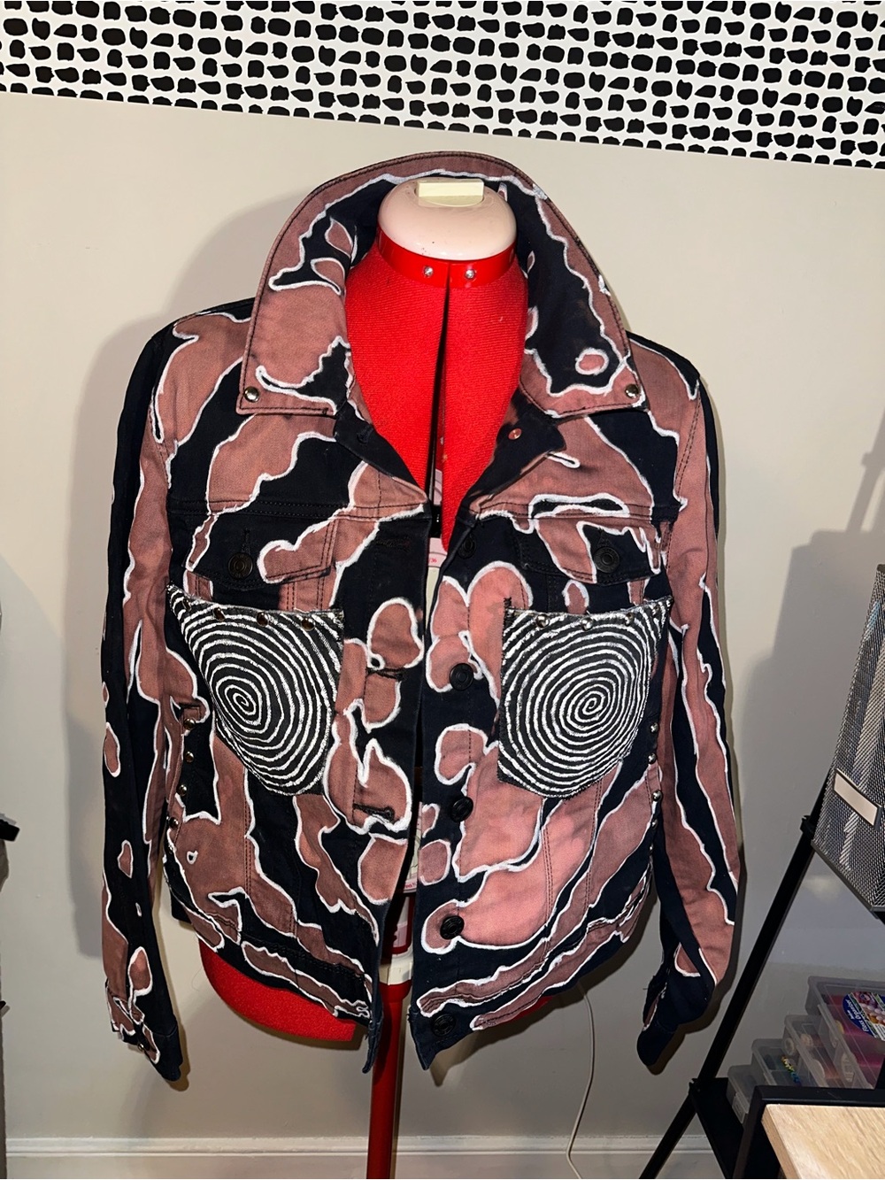 One-of-One Hand-Painted Abstract Denim Jacket - Picture 4 of 5